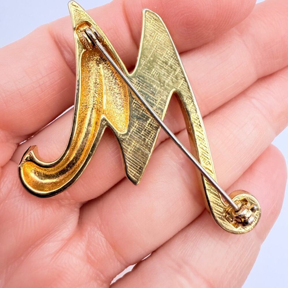 Lot of 8 Vintage Monogram Initials Goldtone Brooch Scarf Clip Brooches M N J - Picture 3 of 16
